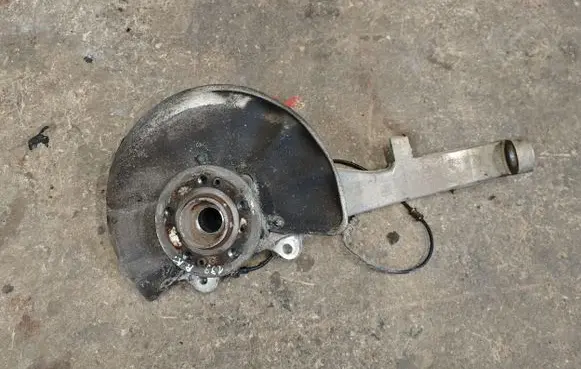 Mercedes-Benz ML W166 Front wheel hub 16609