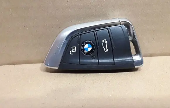 BMW 2 F45 Ignition key/card 9317145 5FA011921