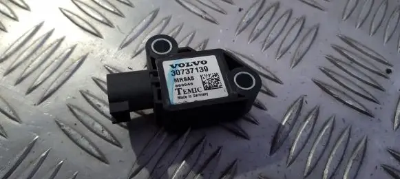 Volvo V50 Airbag deployment crash/impact sensor 30737139 8839A6