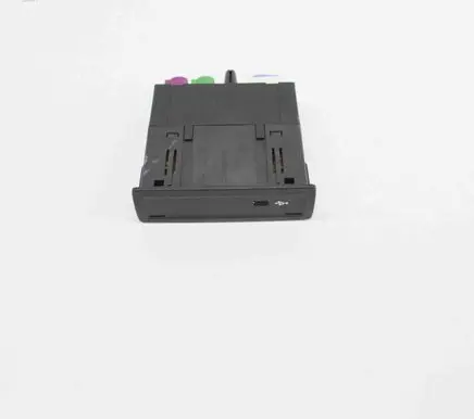 Mercedes-Benz GLS X166 USB socket connector A1678201402