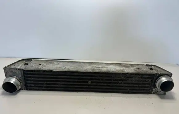 BMW 5 E60 E61 Intercooler radiator 7795823