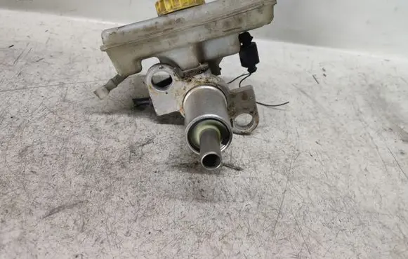 Audi A6 S6 C6 4F Master brake cylinder