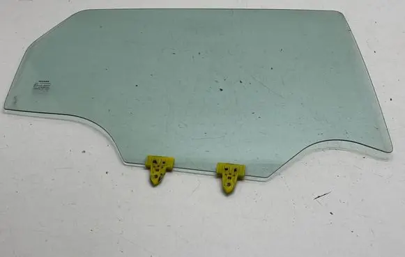 Nissan Qashqai Rear door window glass 43R00048 DOT24M188AS2