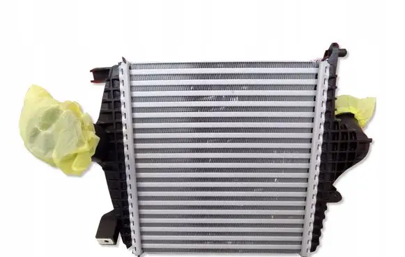 Audi Q7 4M Intercooler radiator 4M0145803BD