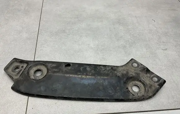 Volkswagen Jetta VI Radiator support slam panel bracket 5C6805932