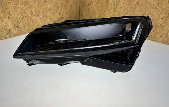 Skoda Superb B8 (3V) Headlight/headlamp 3V1941015D K061585