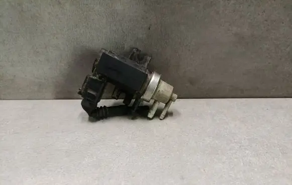 Volkswagen PASSAT B6 Turbo solenoid valve 1J0906627B 04T009 72290345