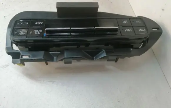 Toyota Auris E180 Climate control unit 5546802030