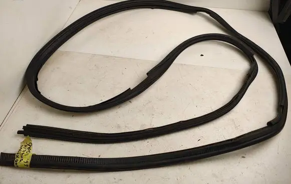 Saab 900 CD Seal rubber (tailgate) 9226028