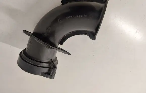 Air intake hose/pipe
