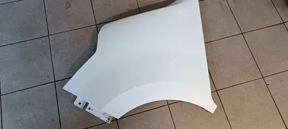 Nissan NV400 Fender 