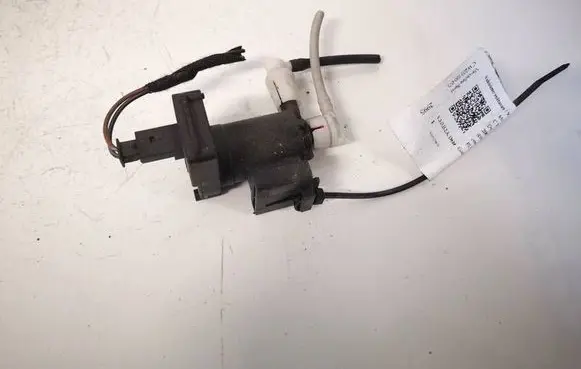 Mercedes-Benz C W203 Turbo solenoid valve A2038000178