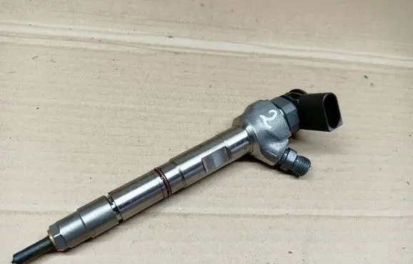 Skoda Octavia Mk4 Fuel injector 05L130277E