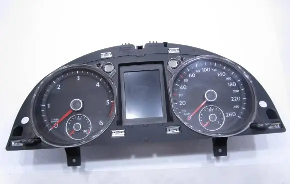 Volkswagen PASSAT B7 Speedometer (instrument cluster) 3AA920880N