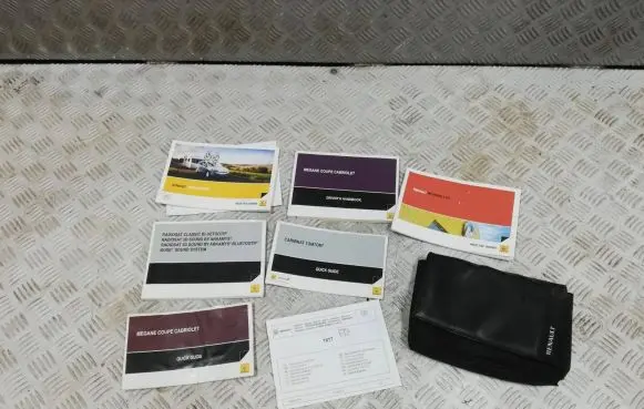 Renault Megane III Owners service history hand book 