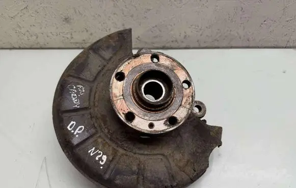 Front wheel hub