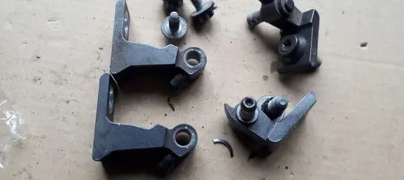 Rear door hinge set