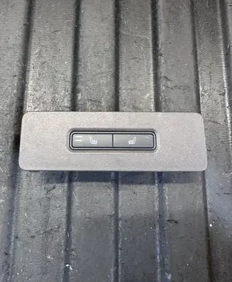 Land Rover Discovery 5 Seat heating switch HY3218D687AC ESF21C01C HY3204572A