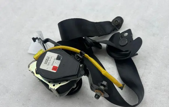 KIA Sportage Rear seatbelt 632048100D