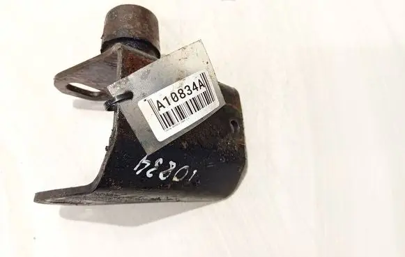 Engine mounting bracket