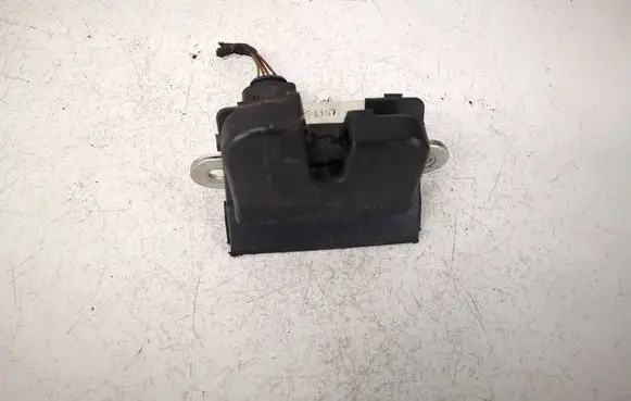 Seat Leon (1P) Tailgate/trunk/boot lock/catch/latch 1P0827505A