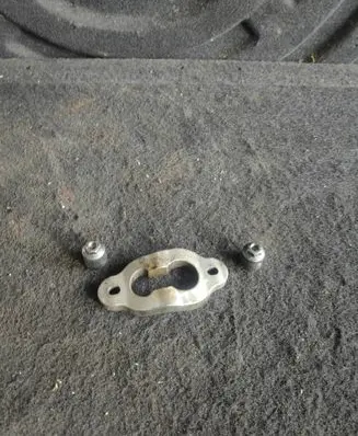 Mazda 3 II Fuel Injector clamp holder