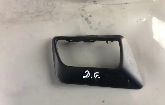 Mitsubishi Pajero Pinin Rear door handle trim MR380392