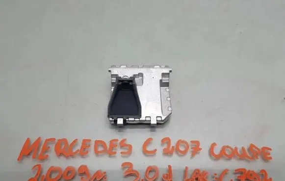 Mercedes-Benz CLK C207 A207 Windshield/windscreen camera A0009051600