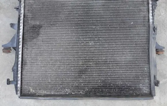 Audi Q7 4L Coolant radiator 7L6121253B