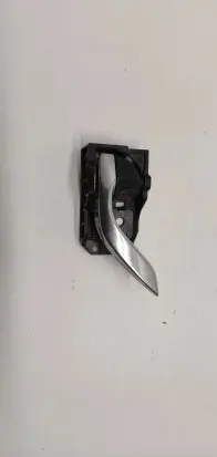 Mazda 6 Front door interior handle T8315