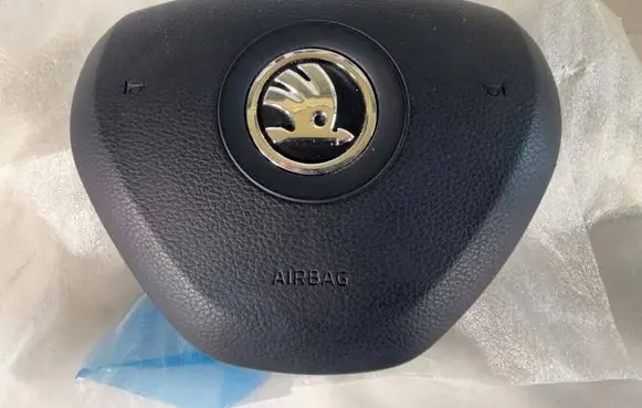 Skoda Fabia Mk3 (NJ) Steering wheel airbag 6V0880201