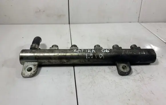 Opel Zafira B Fuel main line pipe 55200266