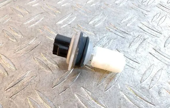 Lexus IS III XE30 Windscreen/windshield washer pump 