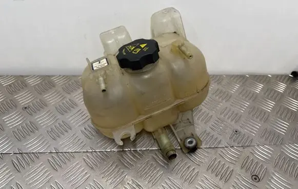 Chrysler Pacifica Coolant expansion tank/reservoir 68217323AA