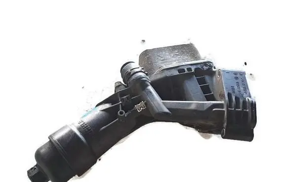 BMW 1 F20 F21 Oil filter mounting bracket 70568660