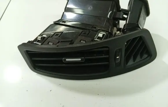 KIA Ceed Dash center air vent grill 974901H000 97490-1H000