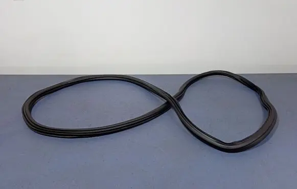Skoda Octavia Mk4 Front door rubber seal 5E7867367