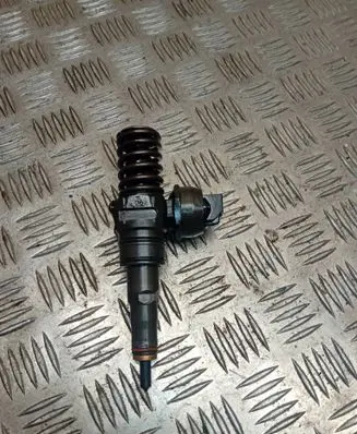 Skoda Fabia Mk2 (5J) Fuel injector 0414720215