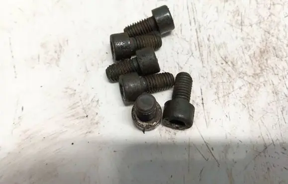 Audi A4 S4 B5 8D Nuts/bolts 