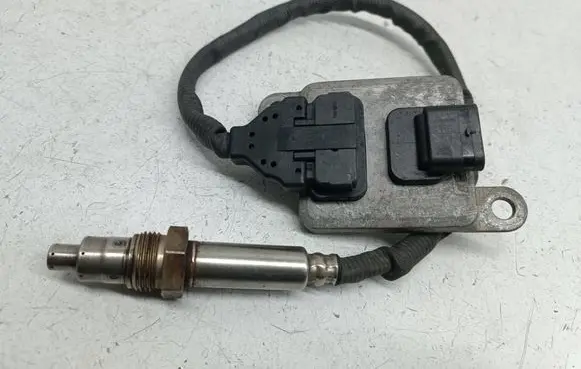 Mercedes-Benz Vito Viano W447 Lambda probe sensor A0009052709 0009052709 A2C16442400