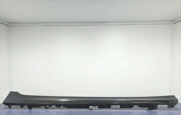 Foot area side trim