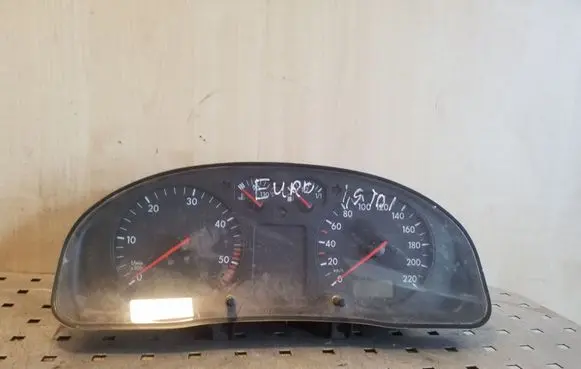 Volkswagen PASSAT B5 Speedometer (instrument cluster) 3B0919881N