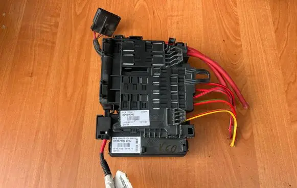 Volvo V60 Fuse module 30659092 31337182 14092012