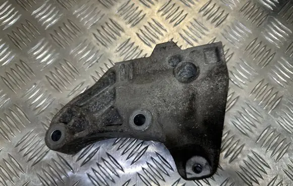 Volkswagen Golf VII Gearbox mounting bracket 1K0199177