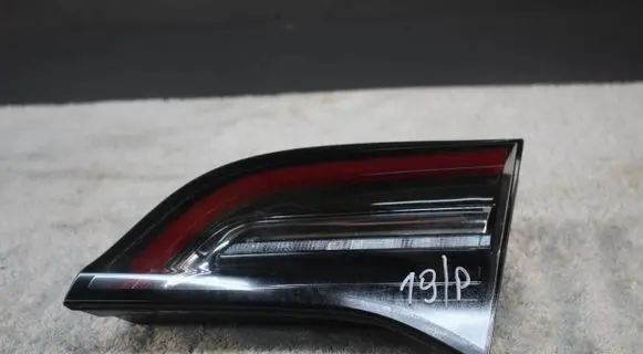 Tesla Model 3 Rear/tail lights 1077432 1077404 1077402