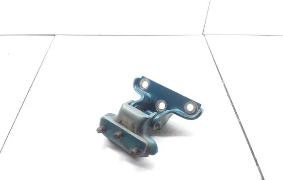 Land Rover Discovery Rear door upper hinge
