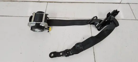 Volvo V40 Front seatbelt 619857500 010R0000 0589