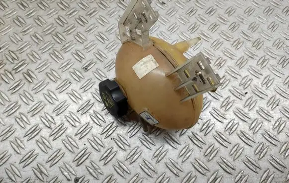 Fiat 500X Coolant expansion tank/reservoir 00520527670 01588
