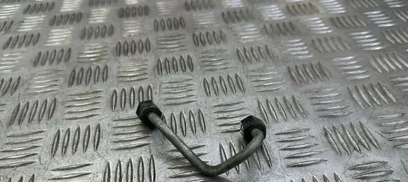 Fuel injector supply line/pipe
