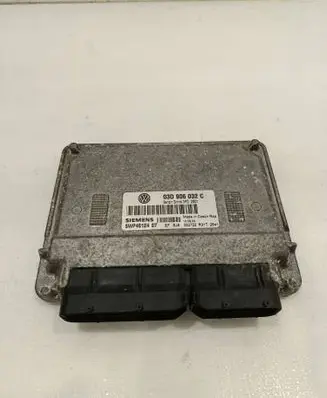 Volkswagen Polo Engine control unit/module 03D906032C 5WP4012407